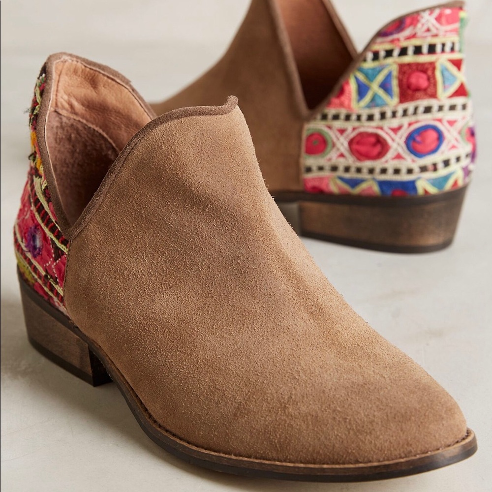 Anthropologie Howsty Leyla booties size 40!